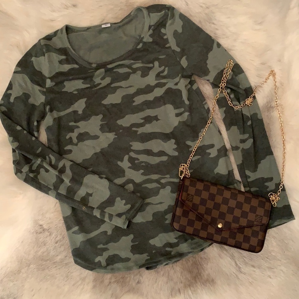 Women’s camo long sleeve from old navy